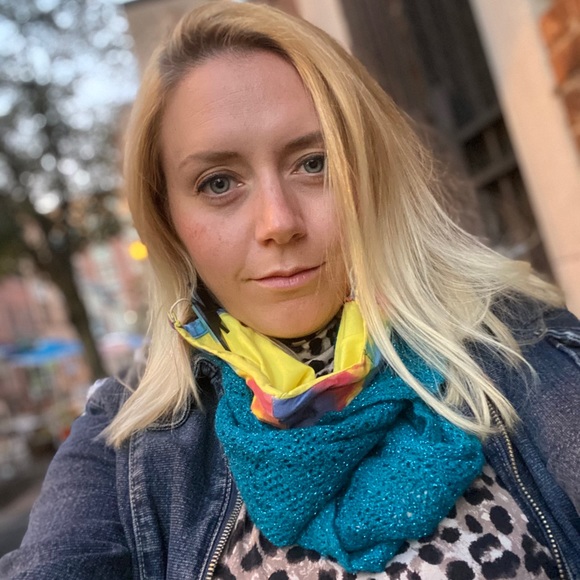 Meet your Posher, Sarah - Picture 3 of 3